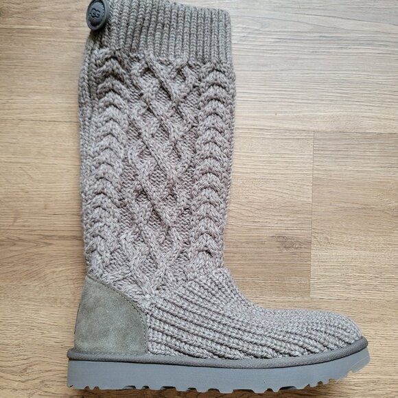 UGG Classic Cardi Cabled Knit Grey Women's Boots Size 8 - Picture 1 of 9